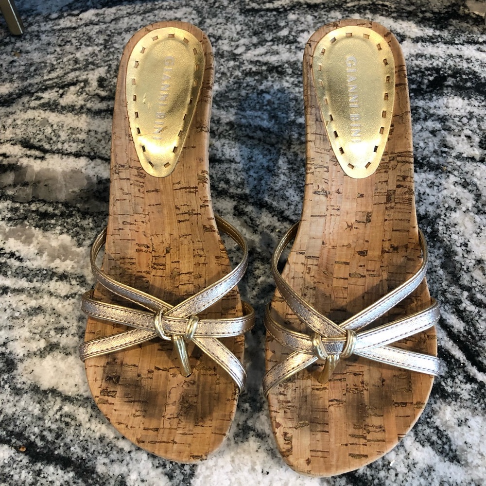 3/$15 Gianni Bini 2 inch heal sandals gold and cork size 7